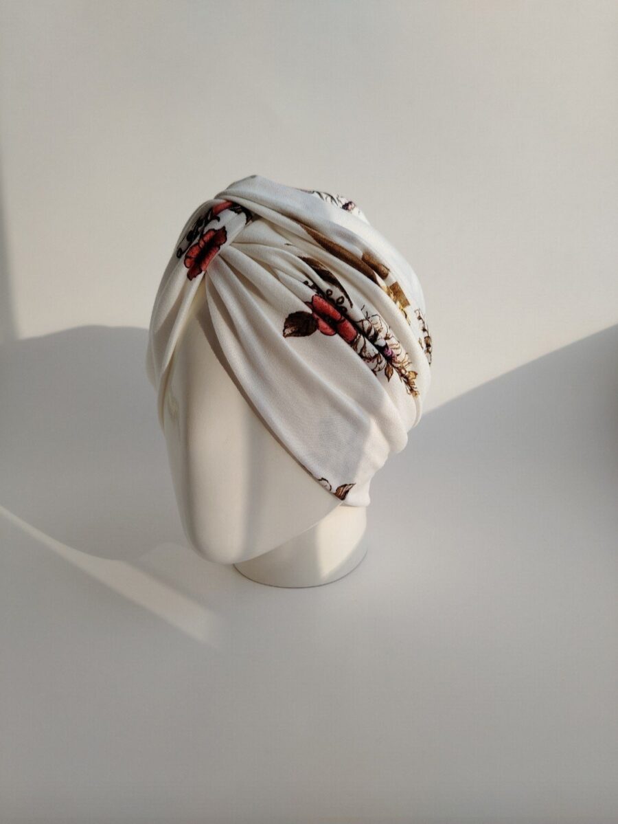 Gorro Turbante Cruzado - perla floral.