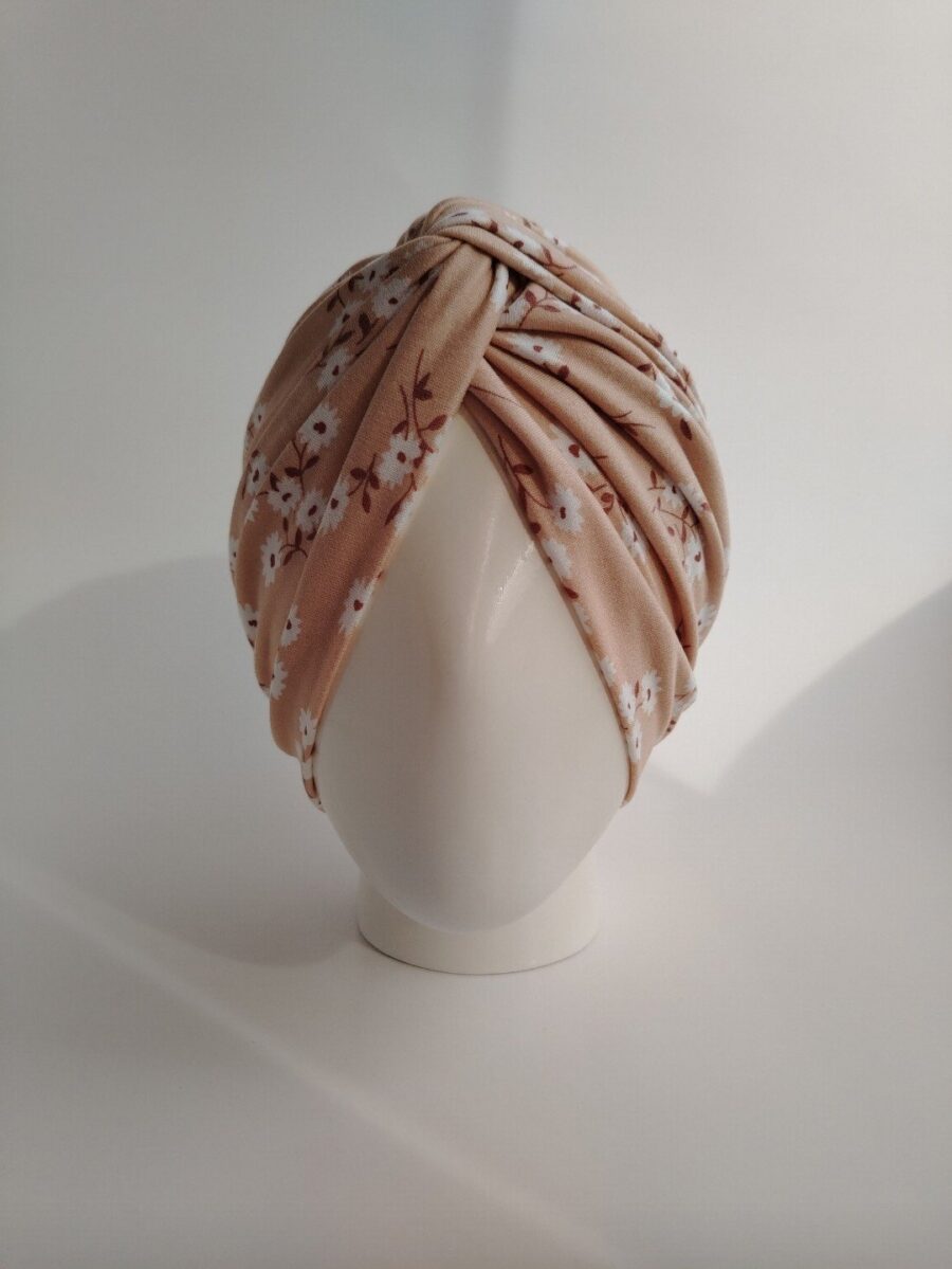 Gorro Turbante Cruzado - mini flores beige.