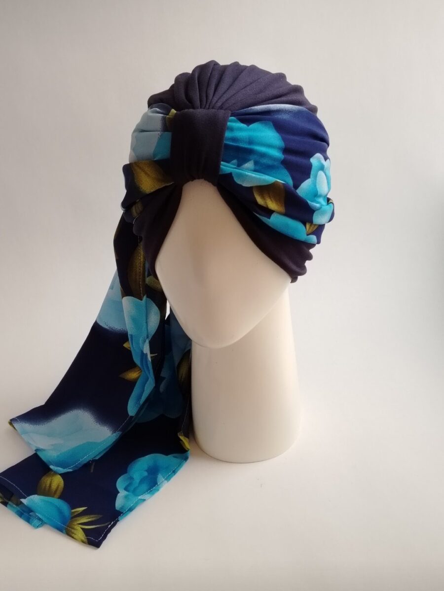 Gorro con pañoleta - Azul Marino. Pañoleta floral azul.
