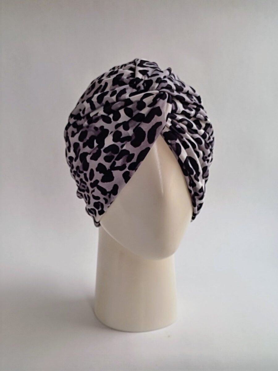 Gorro Turbante Cruzado - Jaguar blanco y negro.