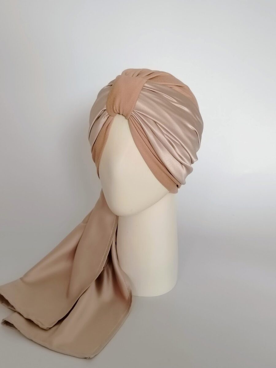 Gorro con pañoleta - Beige.