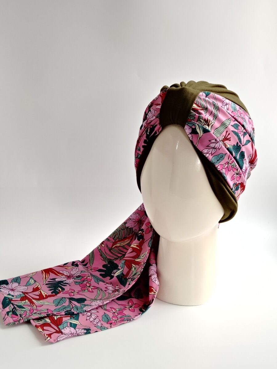 Gorro con pañoleta - Verde militar pañoleta floral.