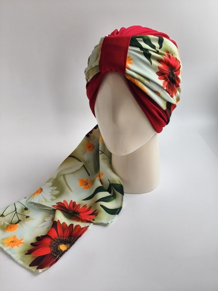 Gorro Turbante con pañoleta -Rojo con pañoleta floral multicolor.