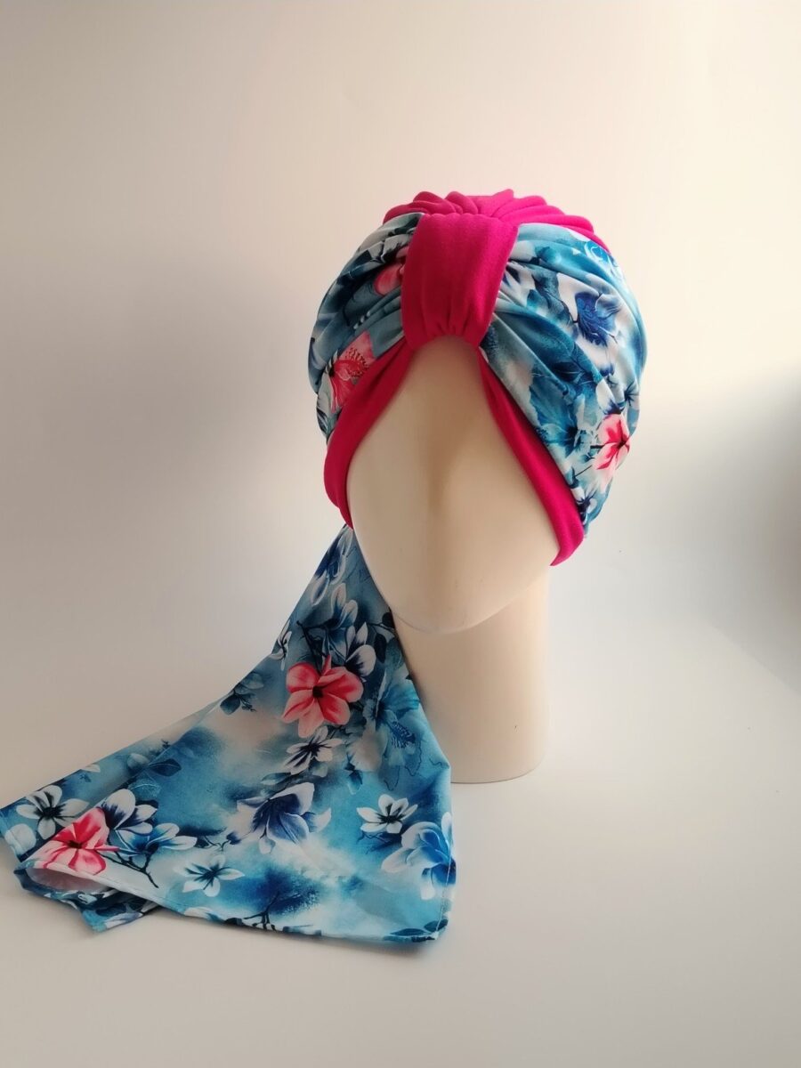 Gorro Turbante con pañoleta Fucsia - pañoleta floral azul y fucsia .