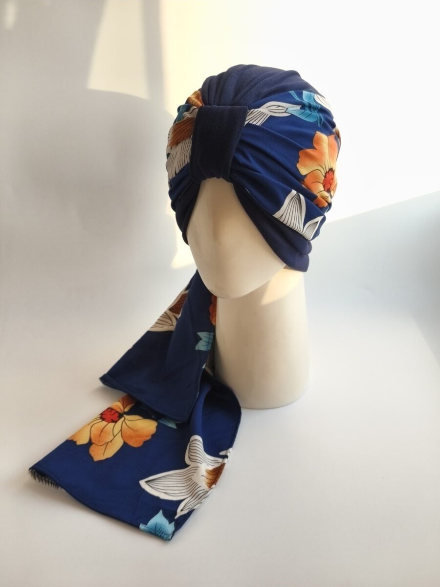 Gorro turbante con pañoleta - Azul Marino con pañoleta Azul Marino con flores Camell .