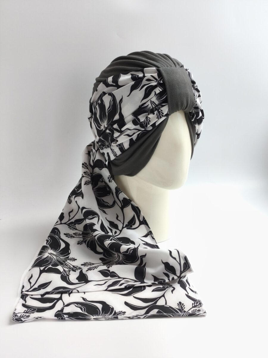 Gorros con pañoleta - Plomo con pañoleta Floral blanco y negro .