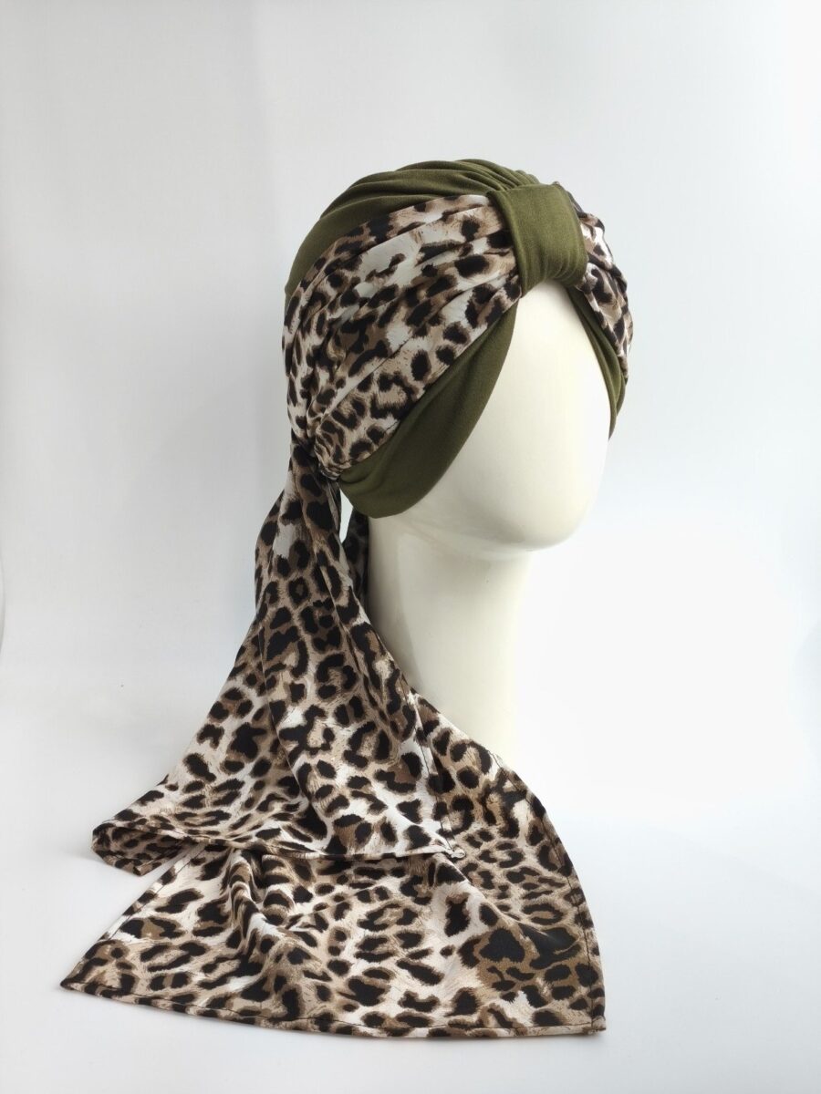 Gorro con pañoleta - Verde militar con pañoleta Animal print leopardo .