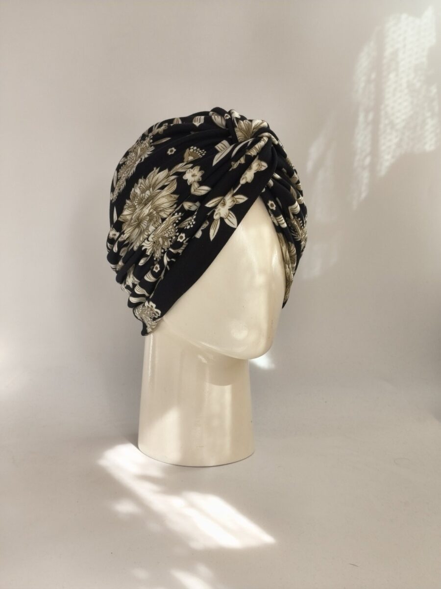 Gorro Turbante Cruzado - Floral negro y olivo .
