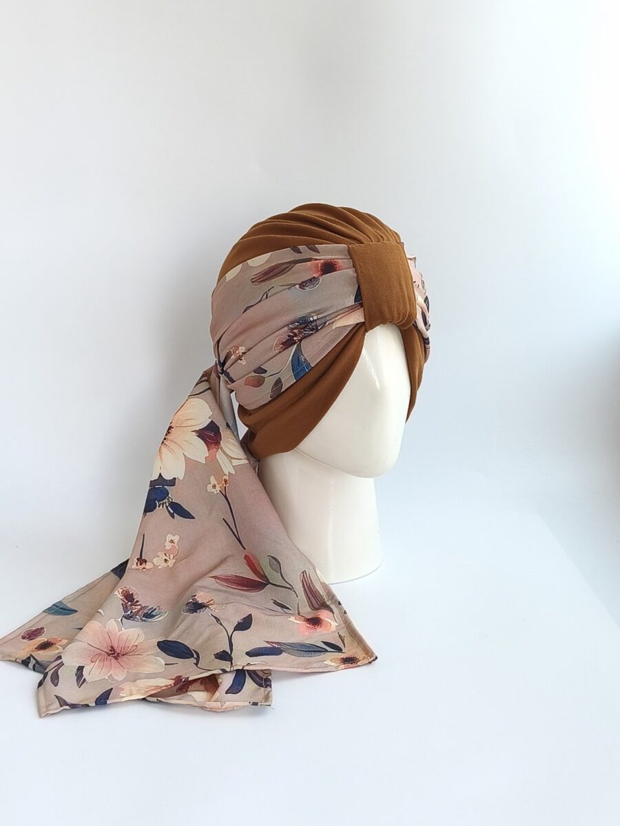 Gorro turbante con pañoleta - Camell pañoleta beige floral .