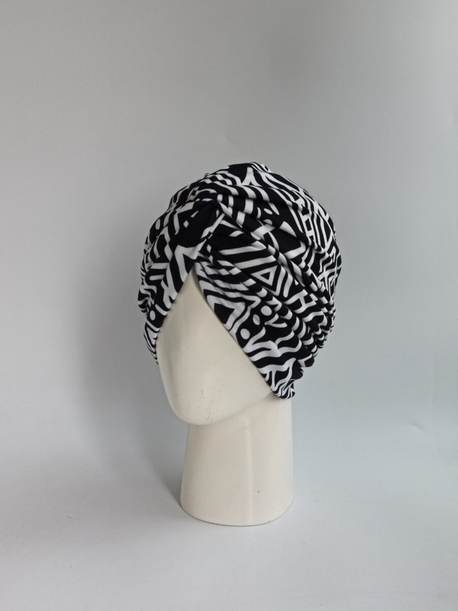 Gorro turbante cruzado - Diseños incaicos. Negro y blanco .