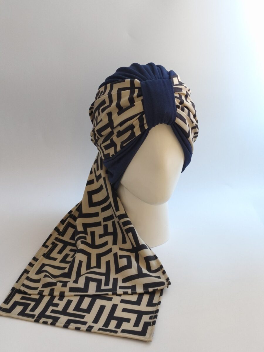 Gorro Turbante con pañoleta - Azul marino con pañoleta geométrica .