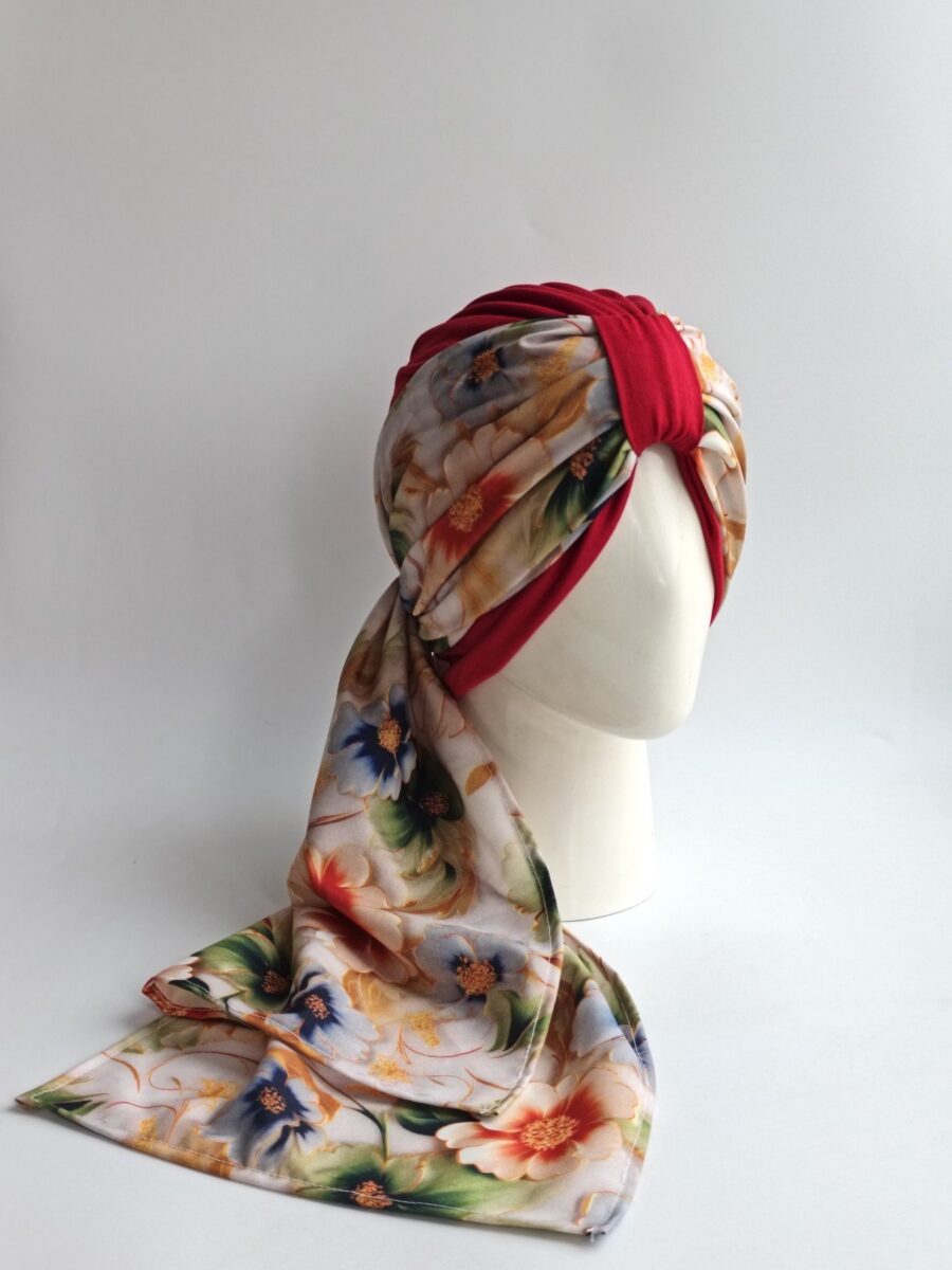 Gorro Turbante con pañoleta - Rojo con pañoleta floral beige .