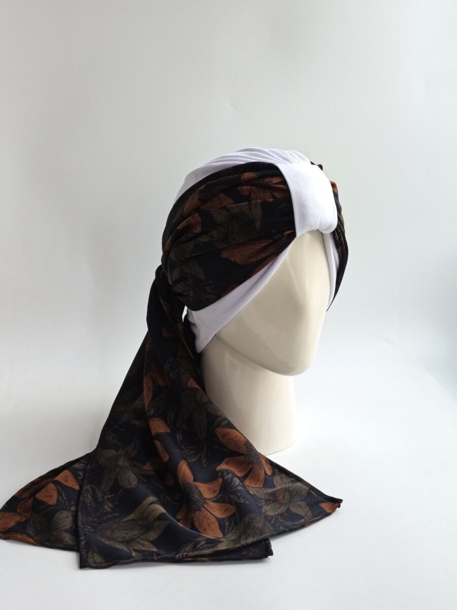 Gorro Turbante con pañoleta - Blanco con pañoleta floral Camel.
