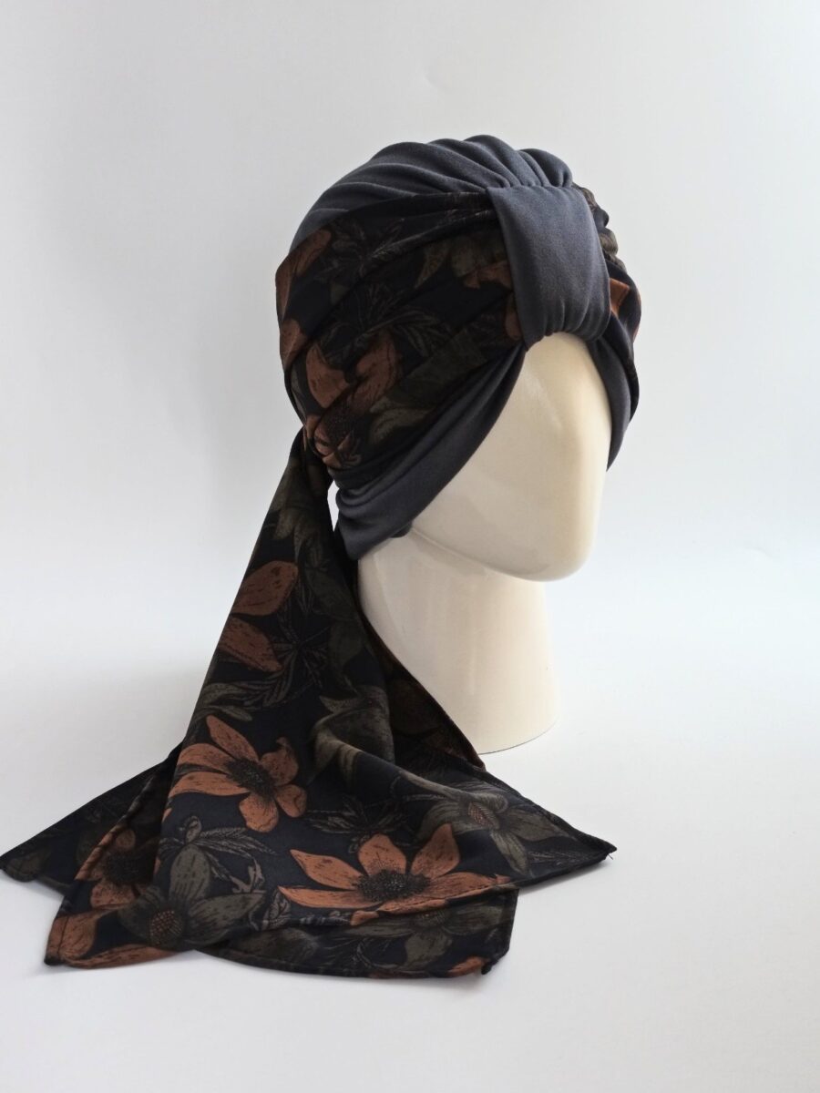 Gorro Turbante con pañoleta - Plomo con pañoleta floral Camel.