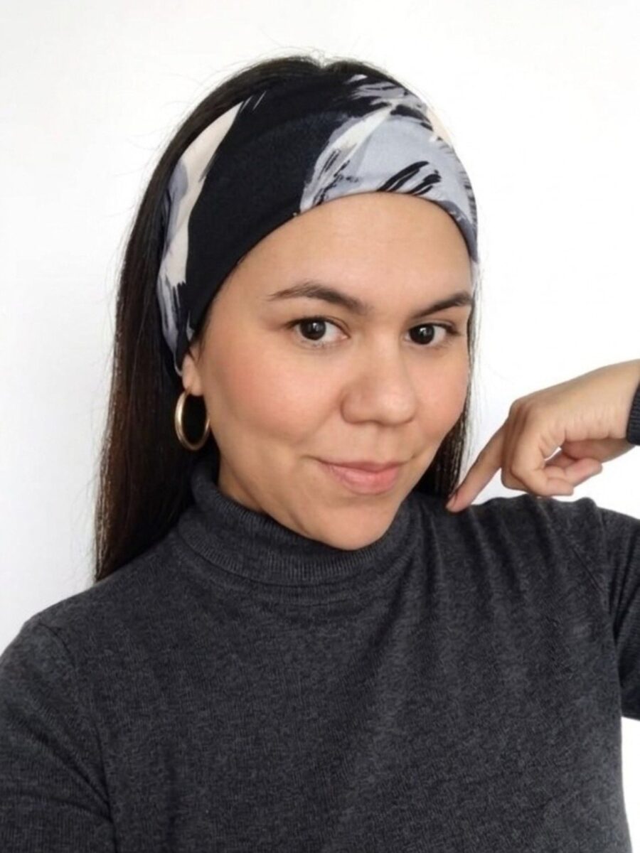 Vincha estilo Discreto Chantal - pinceladas gris .