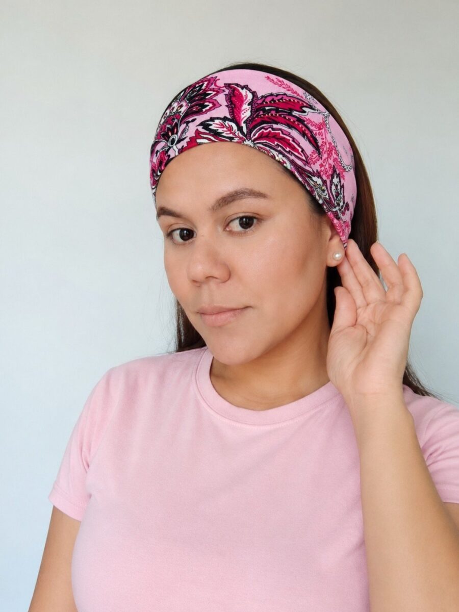 Vincha estilo Discreto Chantal - floral rosado y fucsia.