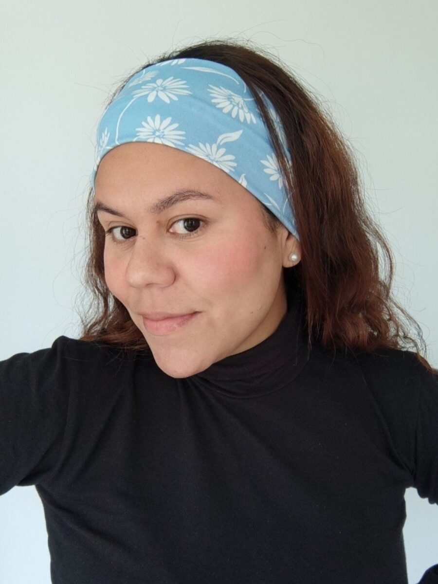 Vincha estilo Discreto Chantal - Floral celeste .