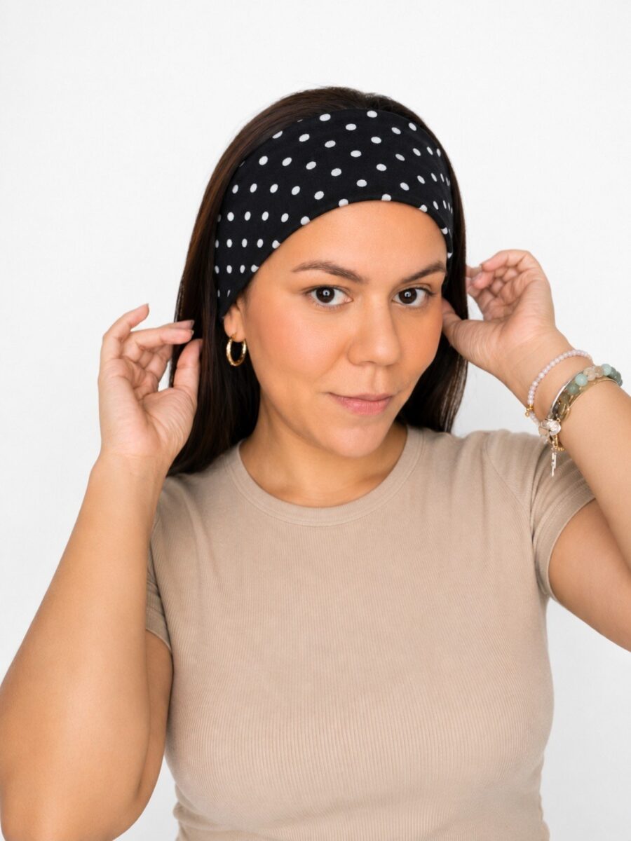 Vincha estilo Discreto Chantal - polka dot negro .