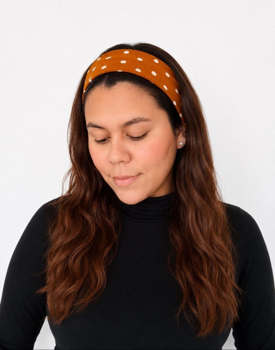 Vincha estilo Discreto Chantal - Polka dot Mostaza .