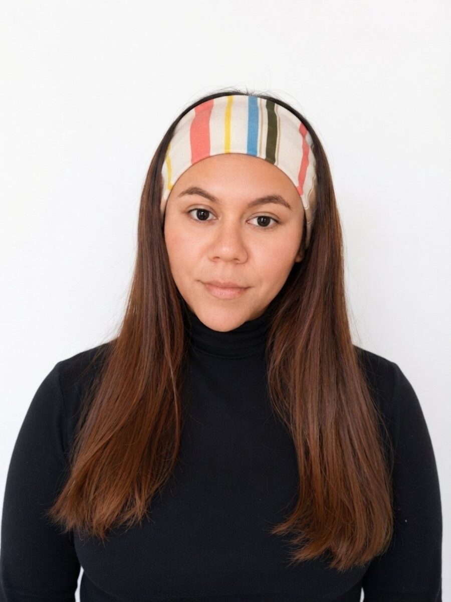Vincha estilo Discreto Chantal - Rayas multicolor.