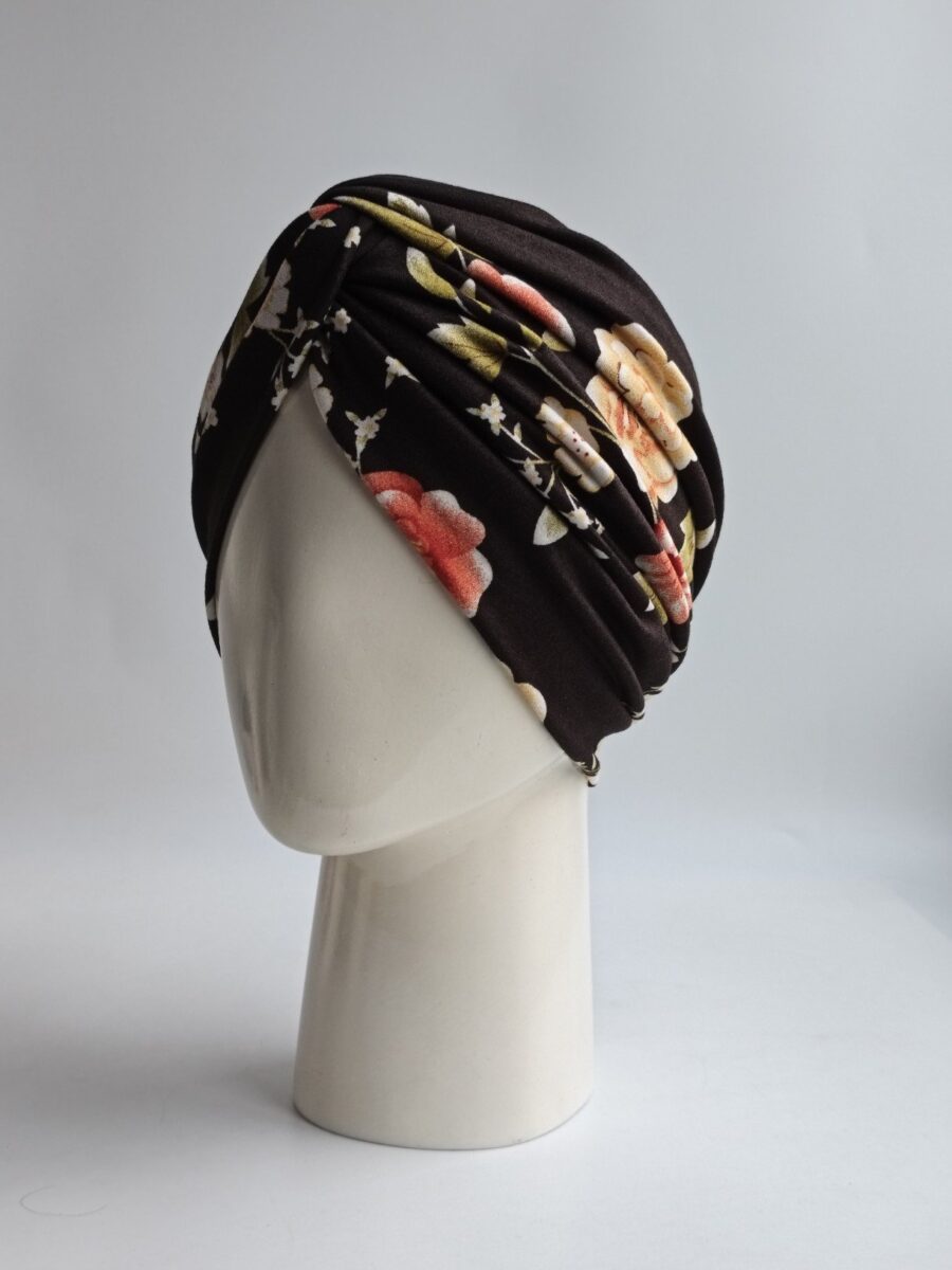 Gorro Turbante cruzado - Floral marrón chocolate.