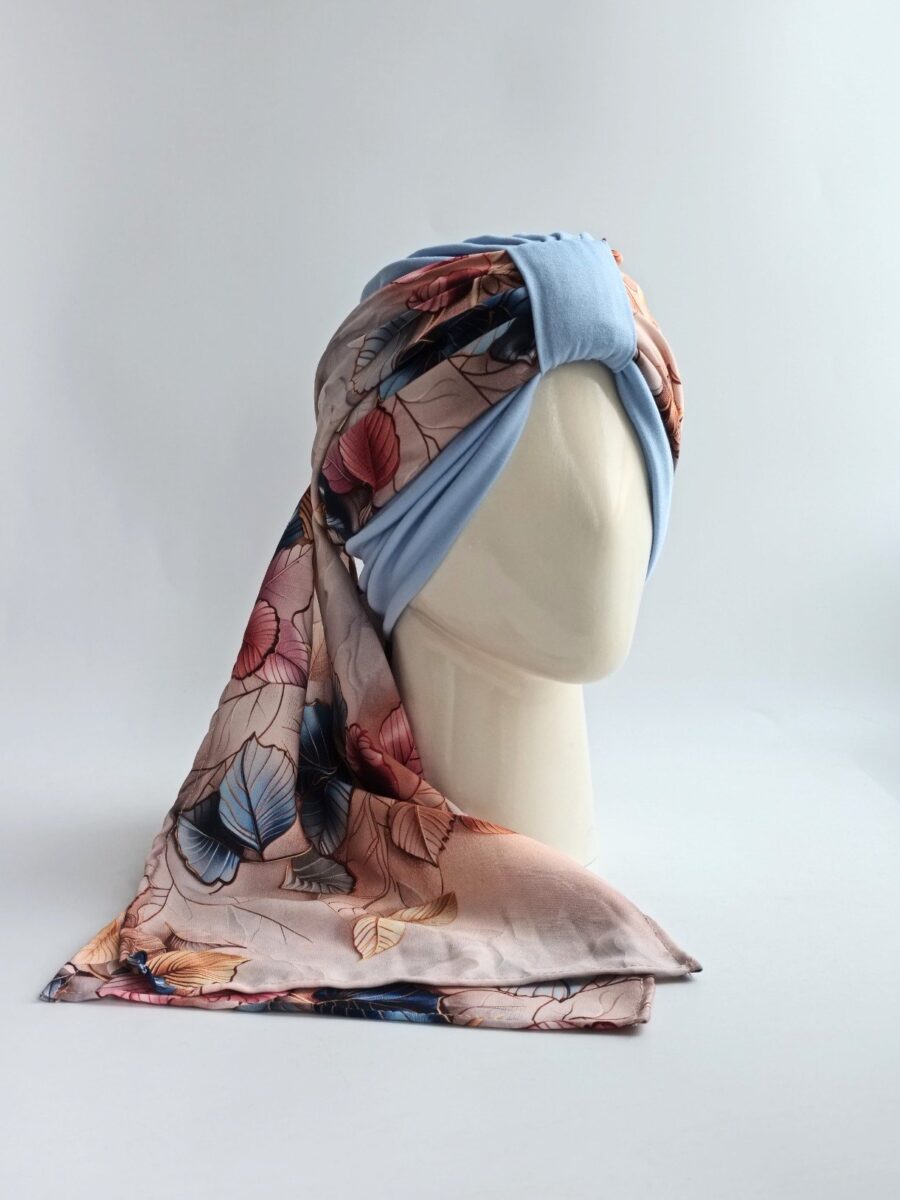 Gorro Turbante con pañoleta - Celeste fiesta floral .